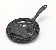 VERMONT CASTINGS TRIVET WITH HANDLE